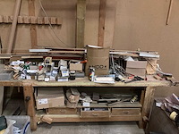 Werkbanken met inhoud (2x) - afbeelding 1 van  12