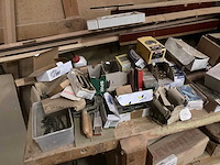 Werkbanken met inhoud (2x) - afbeelding 6 van  12