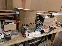 Werkbanken met inhoud (2x) - afbeelding 7 van  12