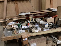 Werkbanken met inhoud (2x) - afbeelding 9 van  12