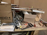 Werkbanken met inhoud (2x) - afbeelding 12 van  12