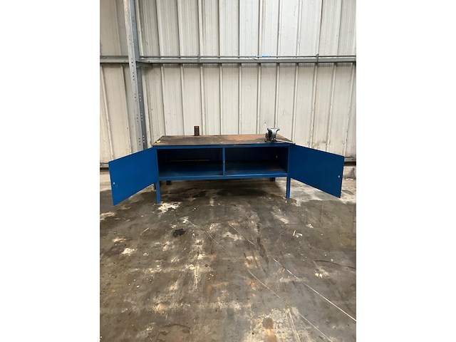 Werkbank/kast met bankschroef - afbeelding 3 van  3