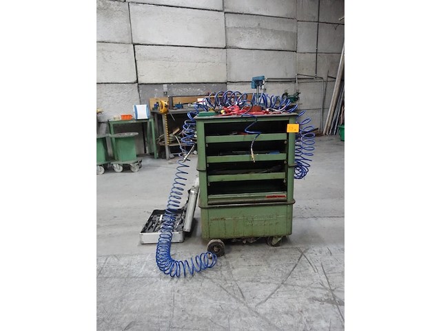 Werkkar met materiaal - afbeelding 1 van  8