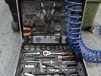 Werkkar met materiaal - afbeelding 6 van  8