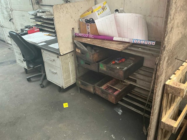 Werkplaats bureau met rek - afbeelding 1 van  4