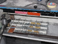 Werkplaatskast met gereedschap en onderdelen, diverse handgereedschappen, tangen, hamers, zagen, schroevendraaiers, moersleutels, klemmen, meetgereedschap, en bevestigingsmaterialen, werking niet gekend - afbeelding 2 van  4