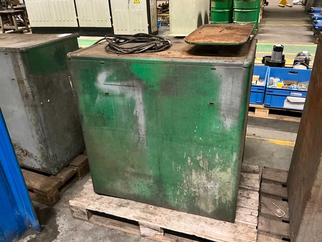 Werkplaatskast met inhoud - afbeelding 3 van  9