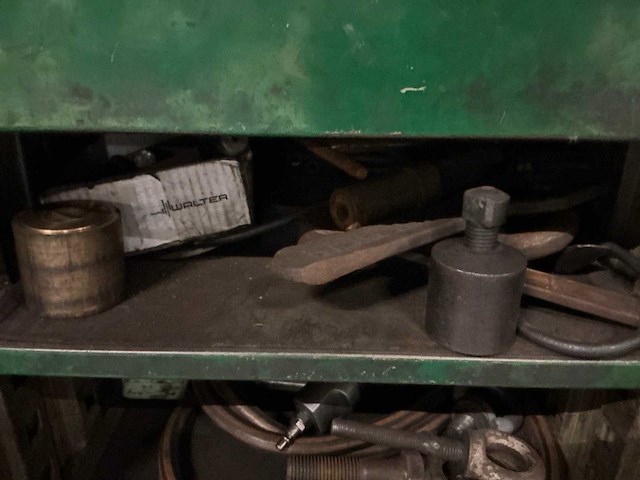 Werkplaatskast met inhoud - afbeelding 7 van  9