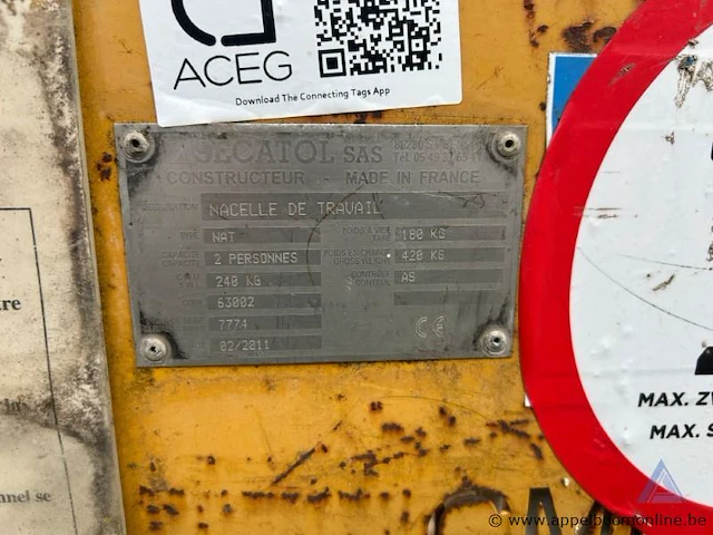 Werkplatform secato nat, bouwjaar 2011. eigen gewicht 180 kg, hefcapaciteit 240 kg. - afbeelding 2 van  2