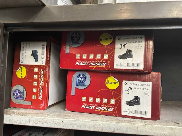Werkschoenen + zolen (15x) - afbeelding 1 van  7