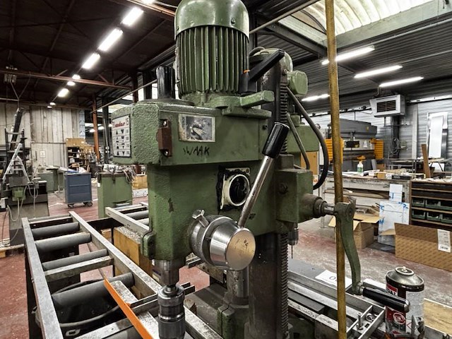 Werkstation met 3 kolomboormachines// tappingmachine wo tb audax 15 en spindle r.p.m. sun-10 - afbeelding 2 van  13