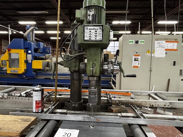 Werkstation met 3 kolomboormachines// tappingmachine wo tb audax 15 en spindle r.p.m. sun-10 - afbeelding 6 van  13