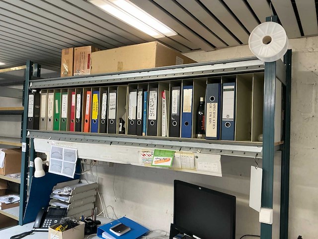 Werkstation met inhoud - afbeelding 2 van  7