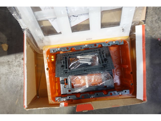 Werkstation tafelcontact legrand - afbeelding 3 van  3