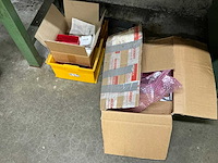 Werkstation/constructie met inhoud - afbeelding 2 van  15