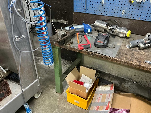 Werkstation/constructie met inhoud - afbeelding 8 van  15