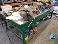 Werktabel met inhoud - afbeelding 1 van  13