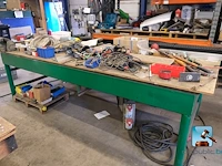Werktabel met inhoud - afbeelding 6 van  13