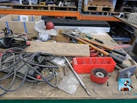 Werktabel met inhoud - afbeelding 8 van  13