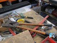 Werktabel met inhoud - afbeelding 10 van  13