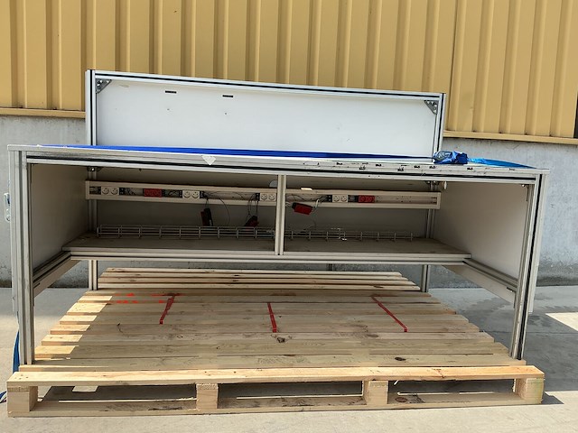 Werktafel 2 meter met stopcontacten - afbeelding 1 van  7