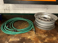 Werktafel gemonteerd op rek met inhoud - afbeelding 5 van  6