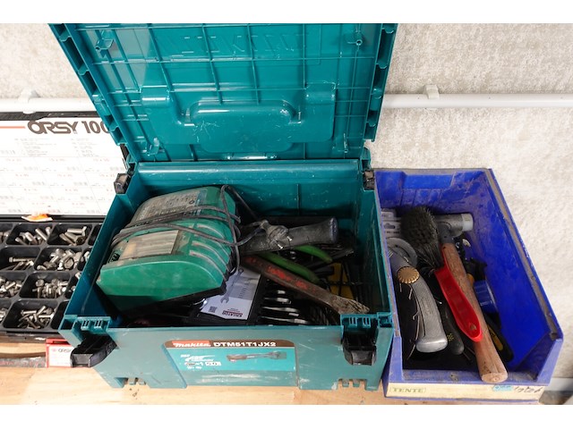 Werktafel hbm met inhoud - afbeelding 3 van  13