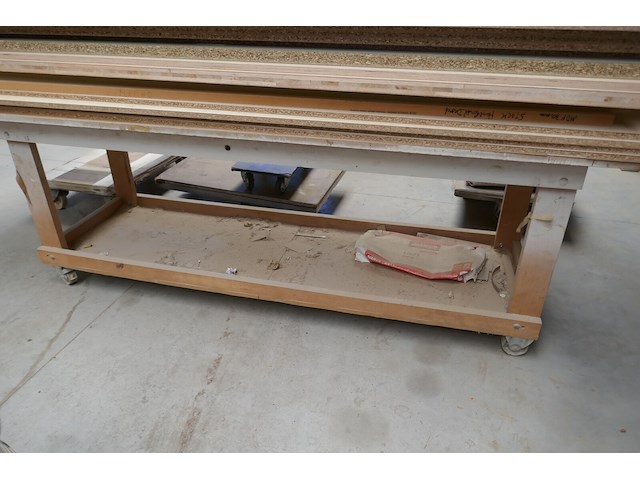 Werktafel & hout - afbeelding 3 van  3