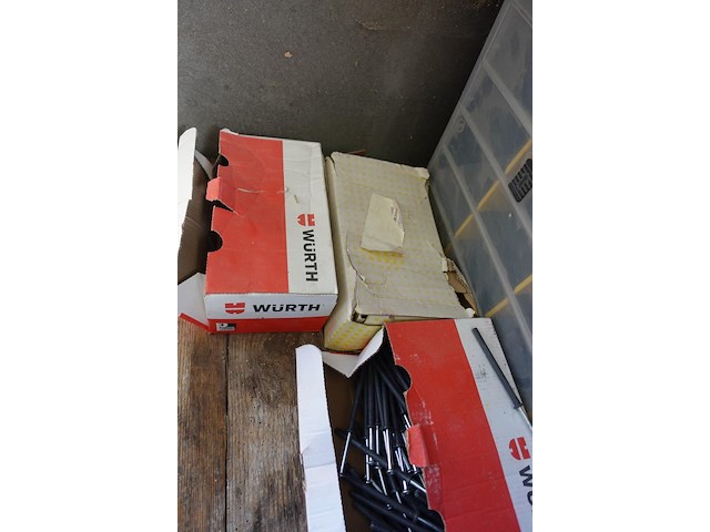 Werktafel + houten tafel - afbeelding 2 van  12