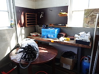 Werktafel + houten tafel - afbeelding 1 van  12