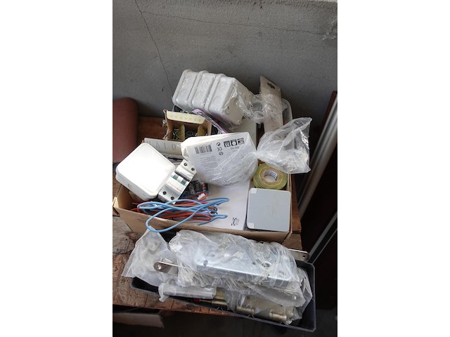 Werktafel + houten tafel - afbeelding 7 van  12