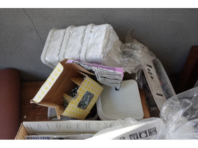 Werktafel + houten tafel - afbeelding 8 van  12