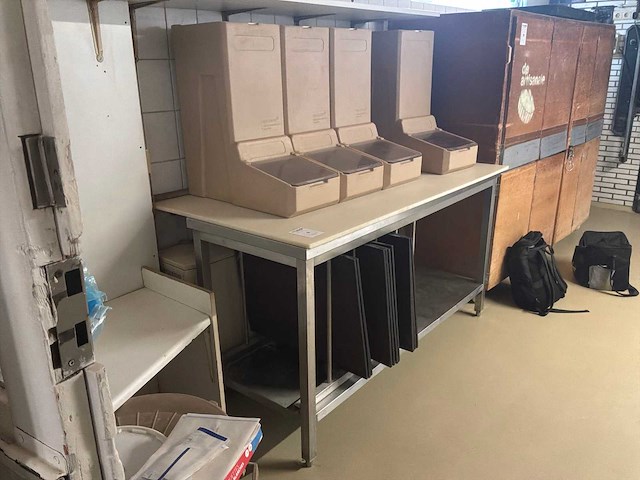 Werktafel met bakplaten en 4 ingedientenbakken - afbeelding 2 van  6