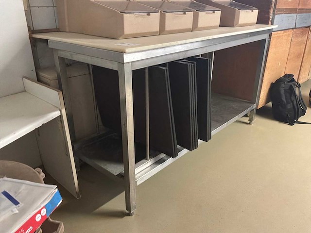 Werktafel met bakplaten en 4 ingedientenbakken - afbeelding 3 van  6