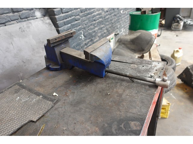 Werktafel met bankschroef - afbeelding 2 van  6