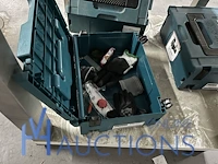 Werktafel met diversen - afbeelding 4 van  6