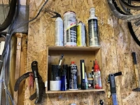 Werktafel met handgereedschap - afbeelding 6 van  25