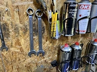 Werktafel met handgereedschap - afbeelding 10 van  25