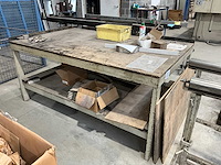 Werktafel met inhoud - afbeelding 2 van  5