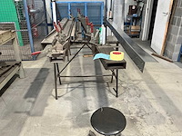 Werktafel met inhoud - afbeelding 3 van  5