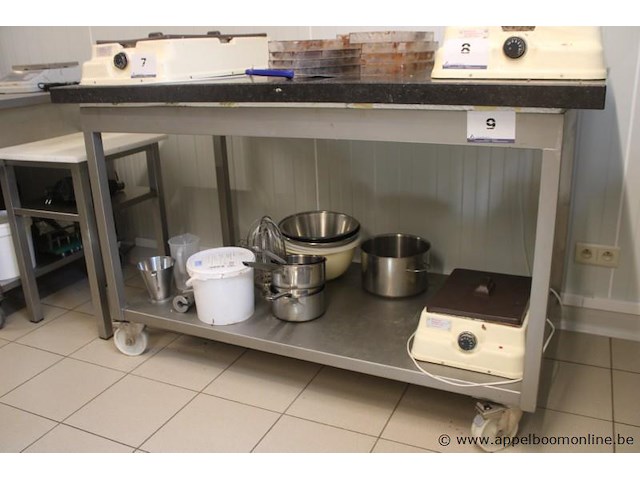 Werktafel met marmeren werkblad - afbeelding 1 van  2