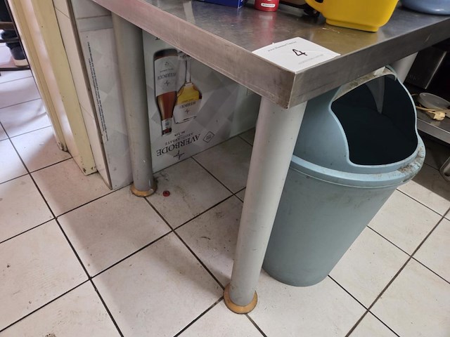 Werktafel met rvs werkblad - afbeelding 3 van  3