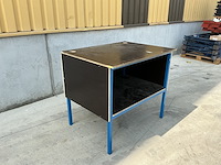 Werktafel met stopcontacten - afbeelding 3 van  7