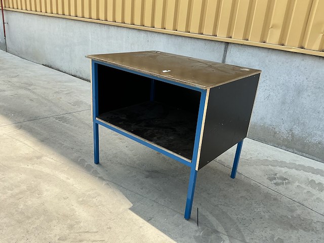 Werktafel met stopcontacten - afbeelding 4 van  7
