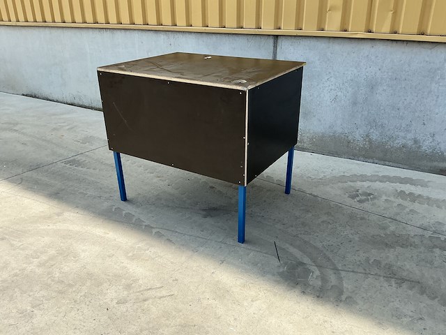 Werktafel met stopcontacten - afbeelding 7 van  7