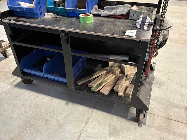 Werktafel op wielen met inhoud - afbeelding 3 van  6