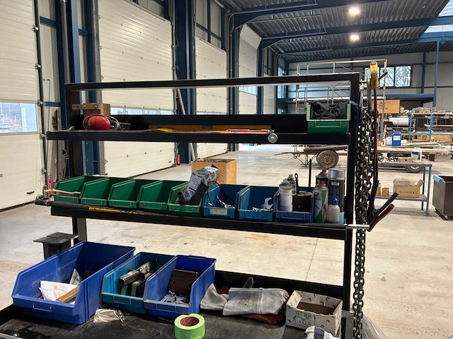 Werktafel op wielen met inhoud - afbeelding 5 van  6