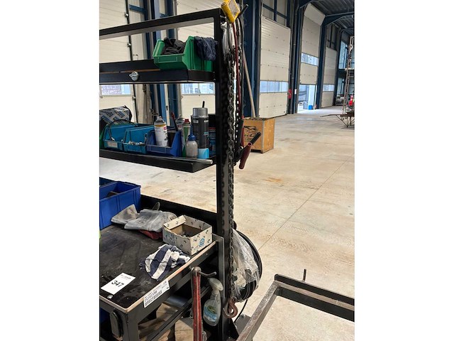 Werktafel op wielen met inhoud - afbeelding 6 van  6