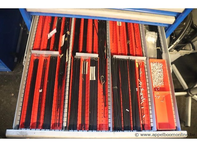 Werktafel vv 16 laden en gereedschappen - afbeelding 3 van  12