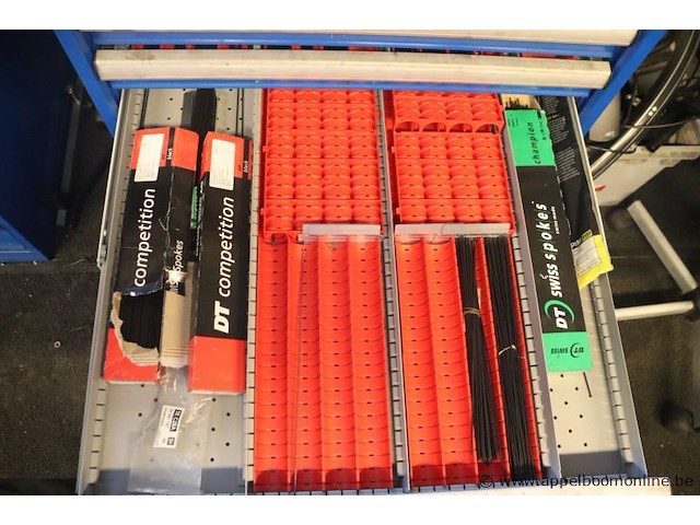 Werktafel vv 16 laden en gereedschappen - afbeelding 4 van  12